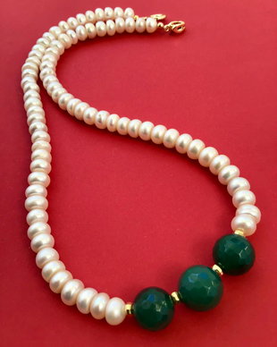 Colier perle albe de cultura & onix verde