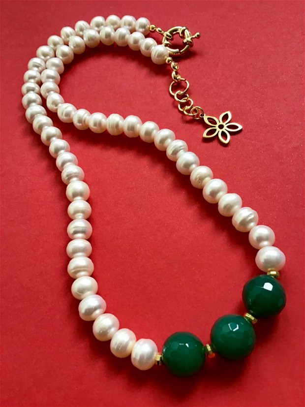Colier perle albe de cultura & onix verde