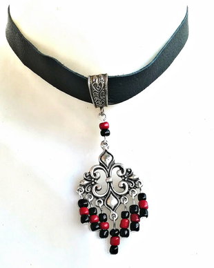 Chocker cu piele neagra si arabesc antichizat