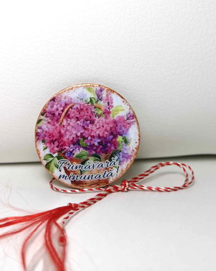 Martisor personalizat cu flori de liliac