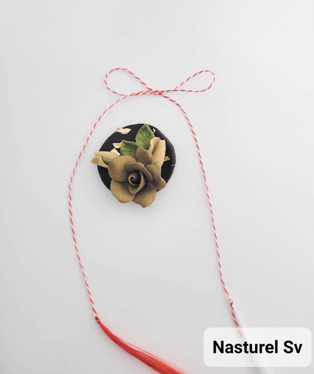 Martisor brosa: Vintage gold