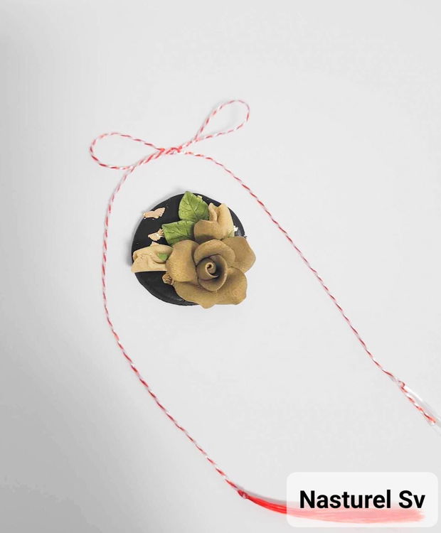 Martisor brosa: Vintage gold