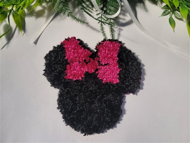 Suport pahare - tehnica punch needle - forma Minnie Mouse