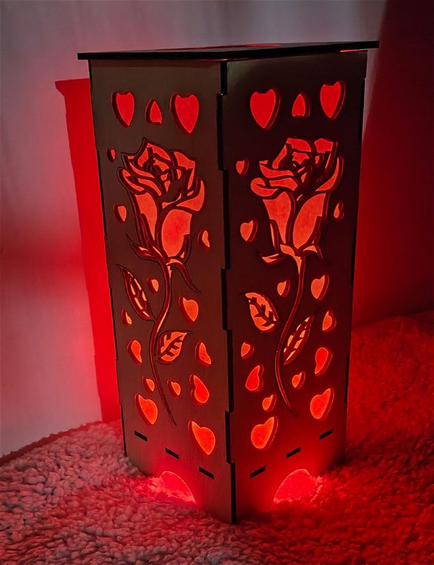 Lampa/Veioza cu decor trandafir si inimi