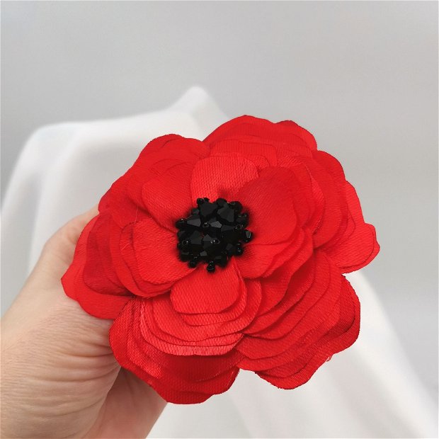 Broșă - mini -Floarea Roșie