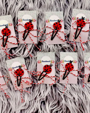 Martisor agrafa buburuza
