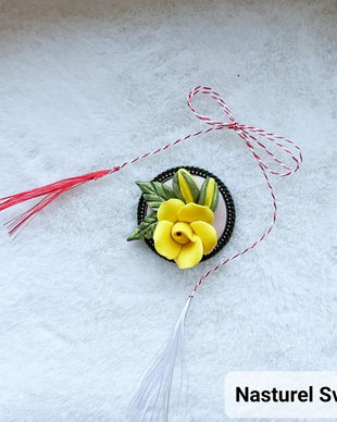 Brosa martisor: Trandafiri