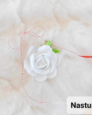 Brosa martisor: Bujor alb