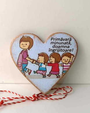 Martisor personalizat pentru ingrijitoare/ bucatareasa