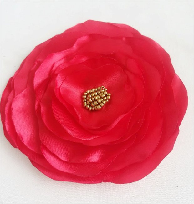 brosa floare mare ,satinata ,rosie  , 13 cm