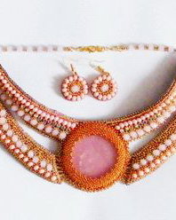 colier" Laguna roz"