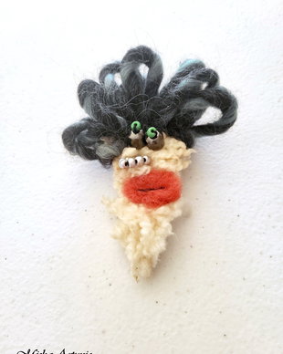 VANDUT - Brosa/Martisor - Minimasca traditionala