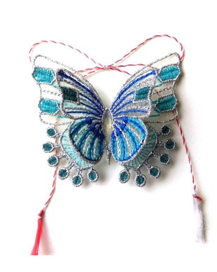Martisor fluture brodat pe organza