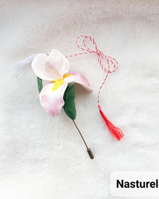 Pin martisor: Iris