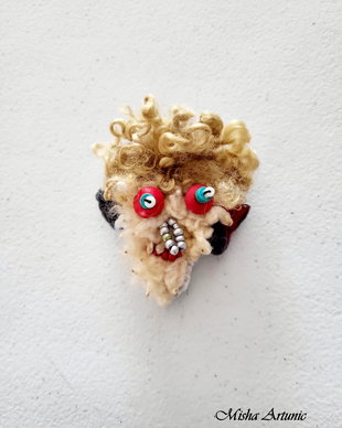 VANDUT - Brosa/Martisor - Minimasca traditionala