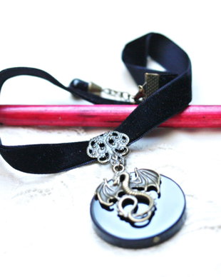 Colier choker cu onix si dragon