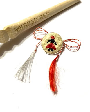Brosa, martisor - traditii