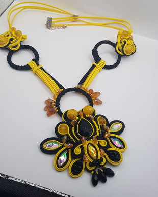 Colier soutache