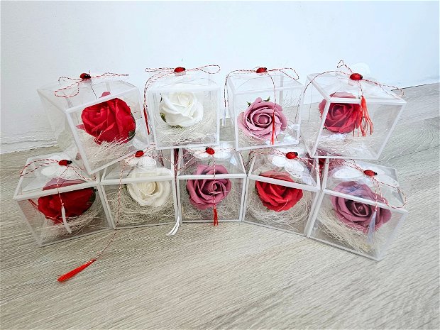 Cutiuță mărțișor cu trandafir de săpun