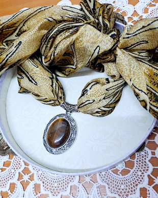 Eșarfă colier