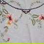 Fata de masa vintage ,  pinza alba ,  broderie sparta ,  elemente florale cusute manual