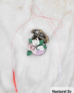 Brosa martisor: Woman