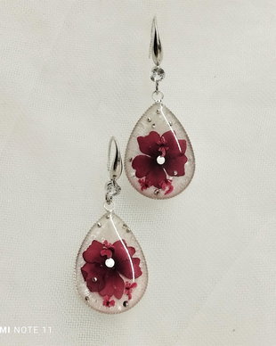 cercei handmade unicat din rasina si flori naturale