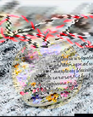 Martisoare inflorate personalizate cu mesaj sau nume pe forma rotunda