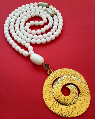 MALA floare / spirala aurie & Jad alb