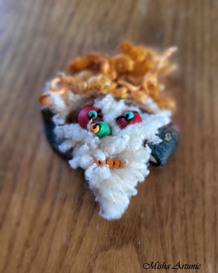 VANDUT - Brosa/Martisor - Minimasca traditionala