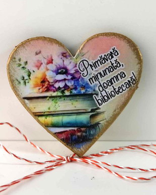 Martisor personalizat bibliotecara/ profesoara