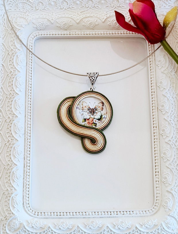 Pandantiv soutache cu fluture