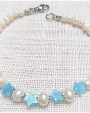 BRATARA -PERLE ALBE DE CULTURA SI CAT'S EYE BLEU