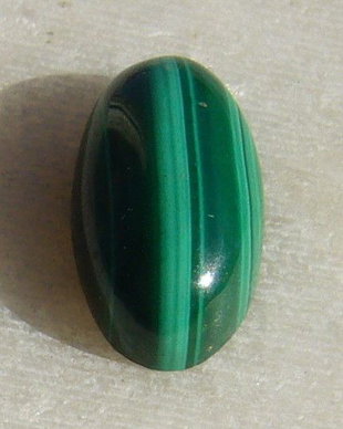 Cabochon oval mic malachit NATURAL aprox 5x7.6x14 mm