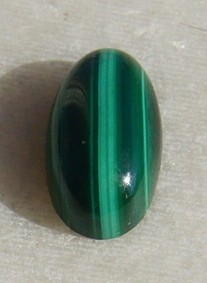Cabochon oval mic malachit NATURAL aprox 5x7.6x14 mm