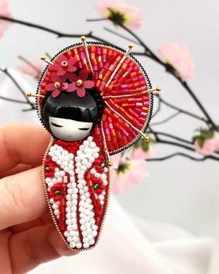 Rezervat Brosa japoneză - Geisha Youta