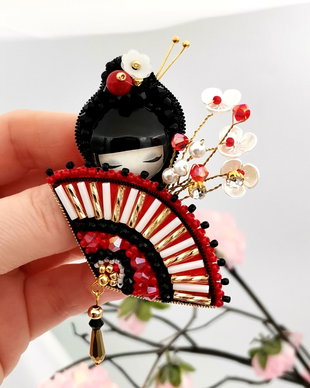 Brosa japoneză - Geisha Mineko