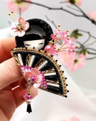 Rezervat Brosa japoneză - Geisha Naoko