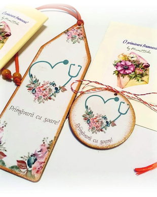 Set personalizat, format din martisor si semn de carte, Medic