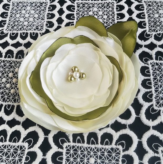 brosa floare primavaratica ivoire oliv 12 cm