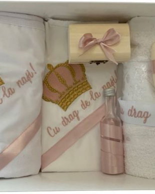 Trusou de botez cu Cororană de prințese brodată
