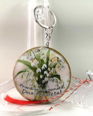 Breloc personalizat cu flori si nume- martisor