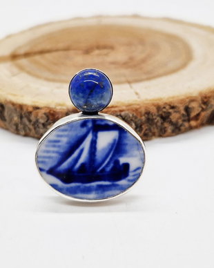 Inel din argint, Lapis lazuli si fragment de portelan "Ship"