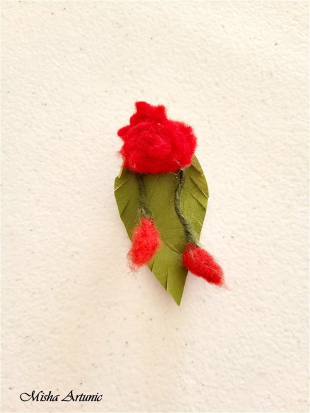 Brosa /Martisor - Trandafir rosu