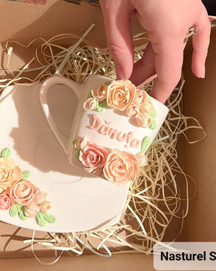 Set personalizat cana si farfurioara: Bujori