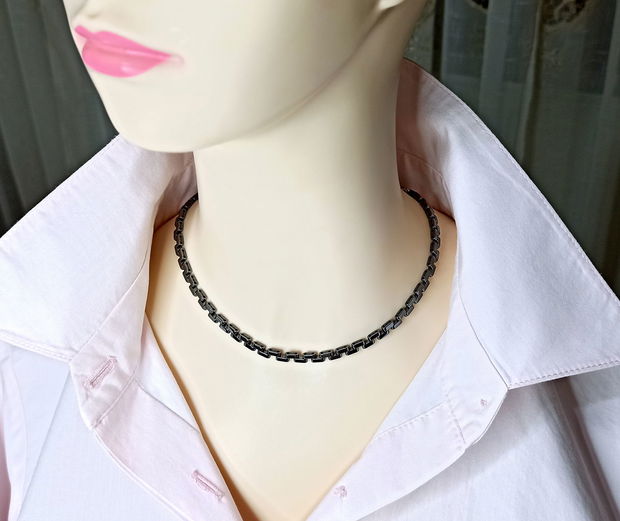 Colier si brățară unisex, delicate si discrete, cu elemente din piatră semiprețioasă de hematit negru. Choker cu hematit.