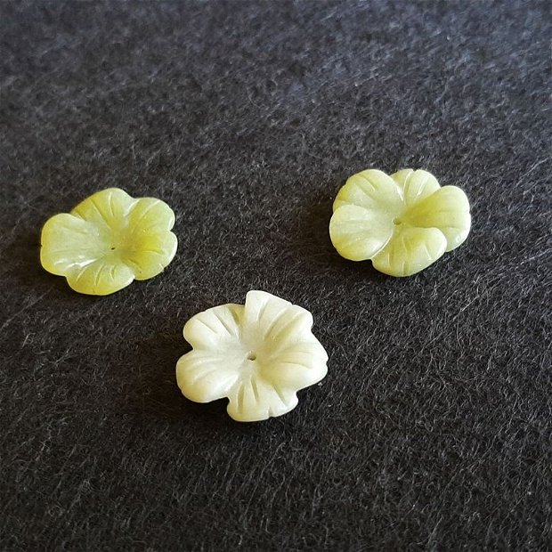 Pandantiv floare sculptata, lemon jad 18mm PD.0035B