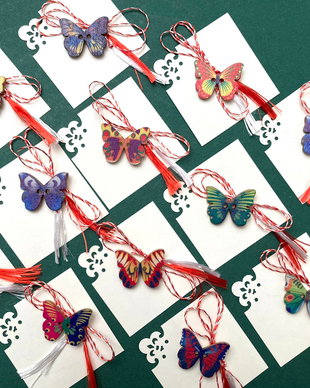 Martisor, brosa fluture din lemn
