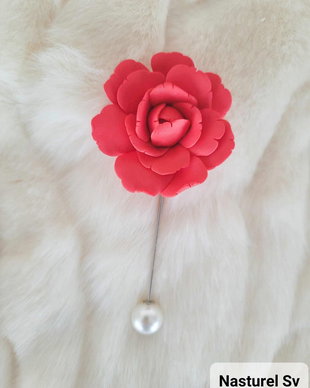 Pin: Bujor rosu