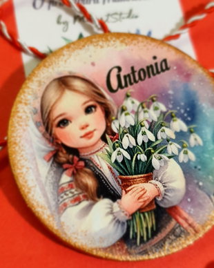 Martisor personalizat pentru Fetite, port traditional